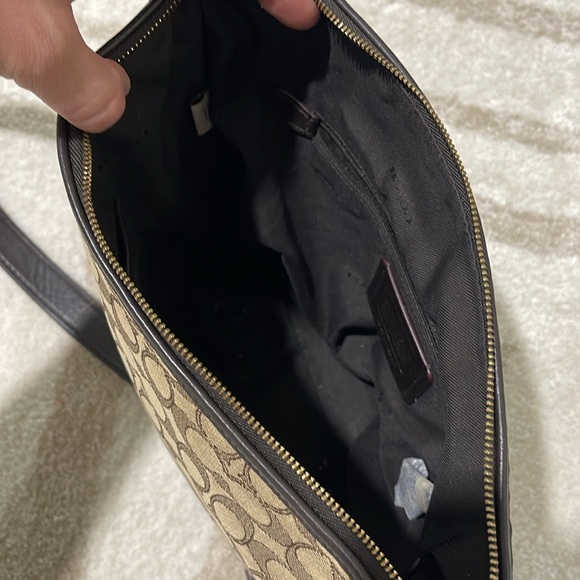 •Coach• Monogram Crossbody - Picture 9 of 15